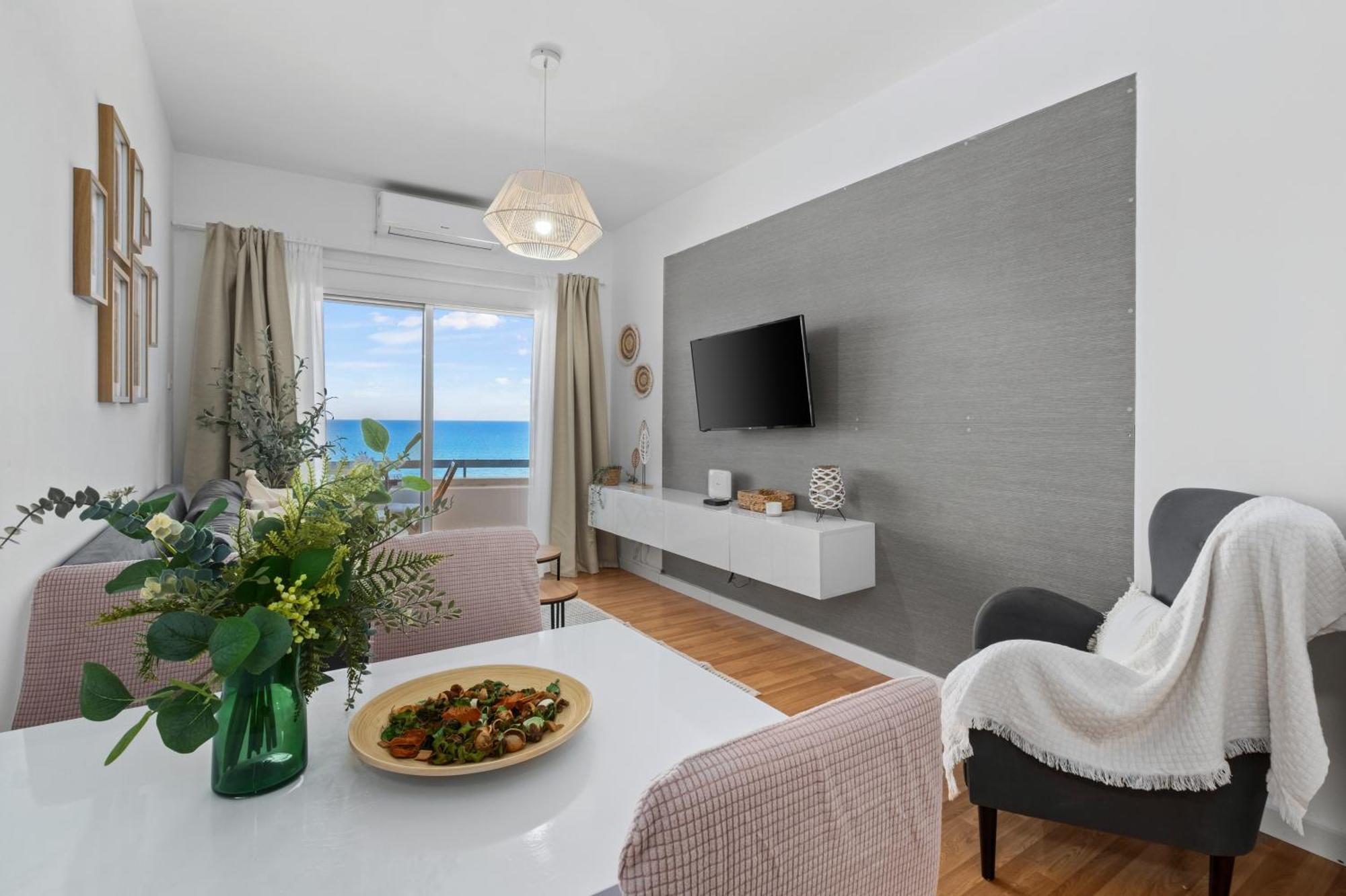 Lazuli Sea View Beachfront- Ap 61 Larnaca Exteriér fotografie