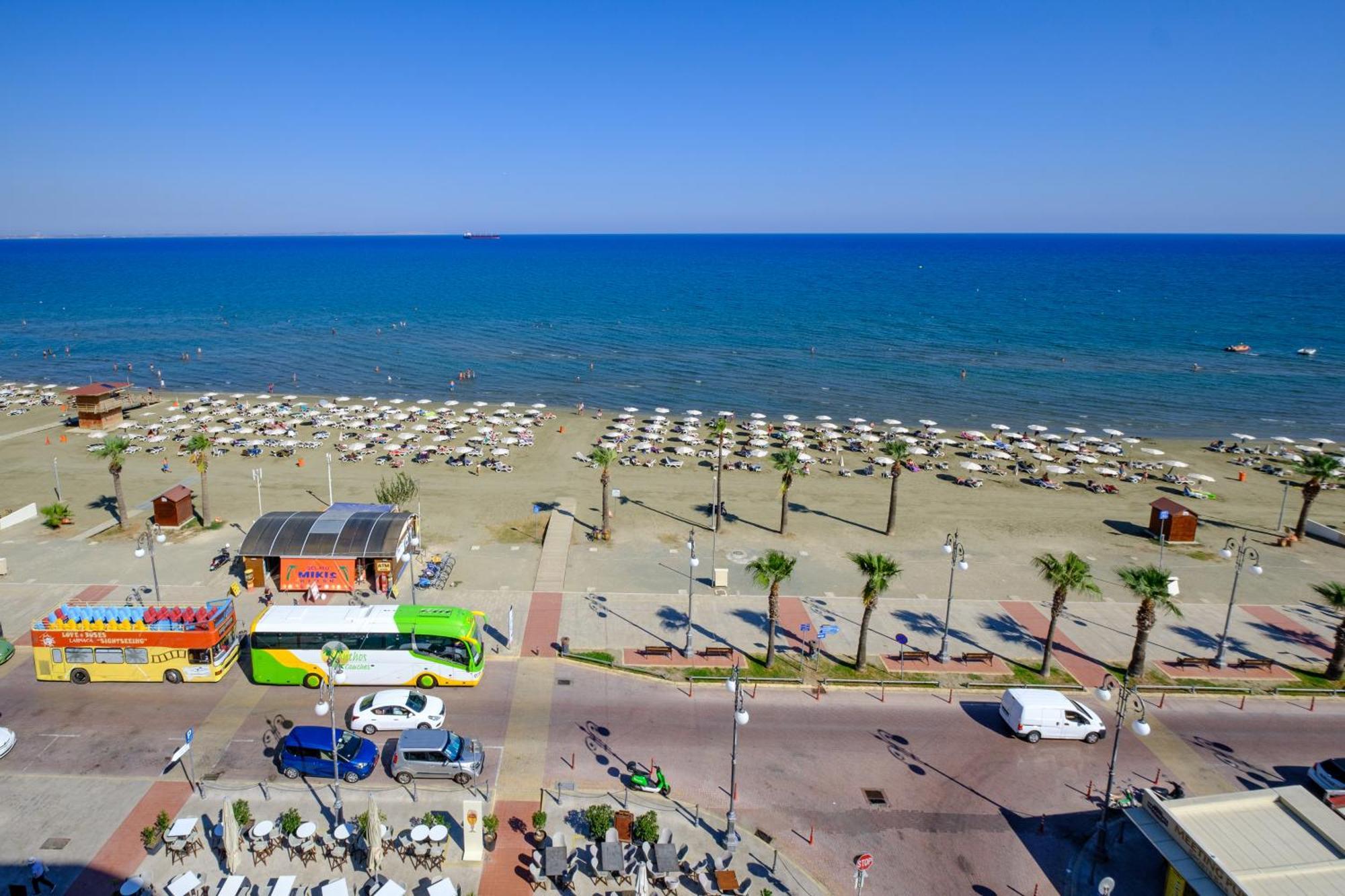 Lazuli Sea View Beachfront- Ap 61 Larnaca Exteriér fotografie