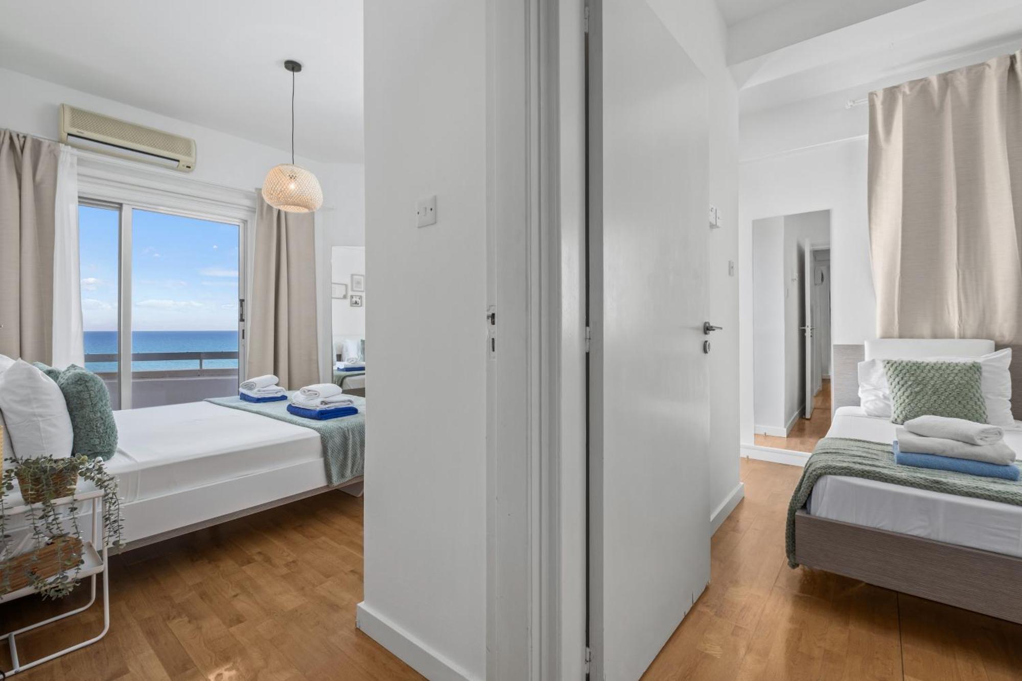 Lazuli Sea View Beachfront- Ap 61 Larnaca Exteriér fotografie